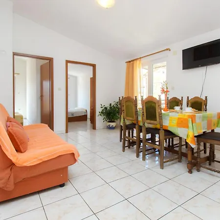 Apartment With A Parking Space Pirovac, Sibenik - 22646 Pirovac