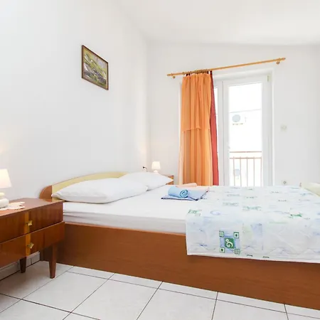 With Parking Space - Sibenik - 22646 Pirovac