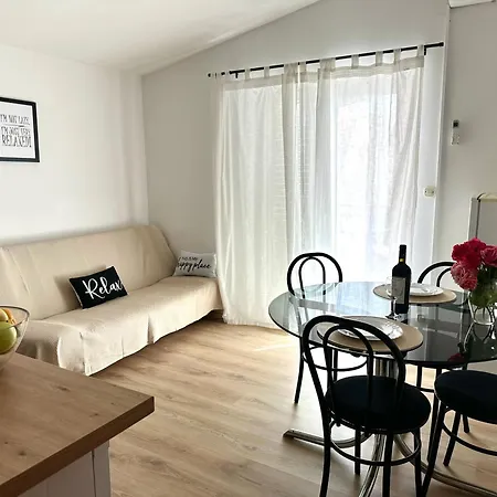 Apartamento With Parking Space - Sibenik - 22646 Pirovac