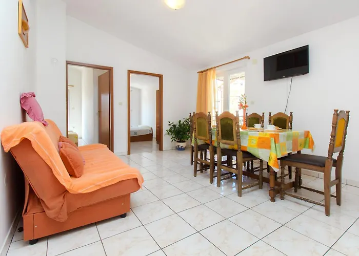 Apartamento With Parking Space Pirovac, Sibenik - 22646 Pirovac